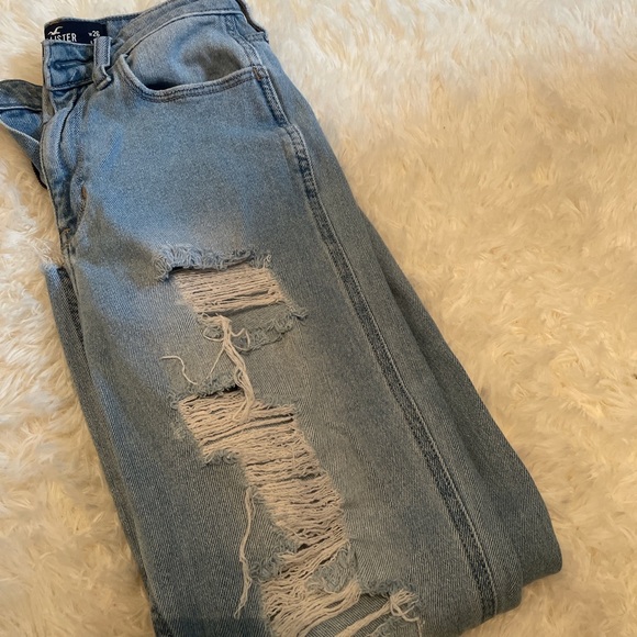 Hollister ripped mom jeans - Picture 3 of 5